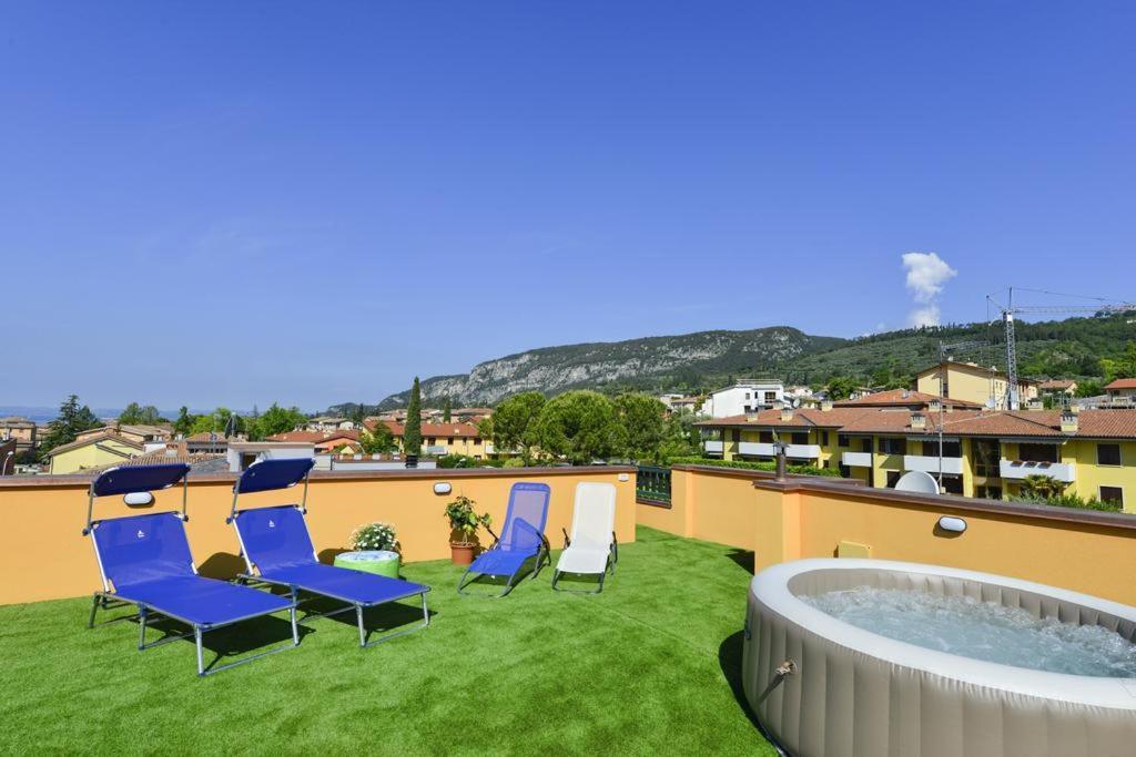 Hôtel La Terrazza Sul Garde Extérieur photo